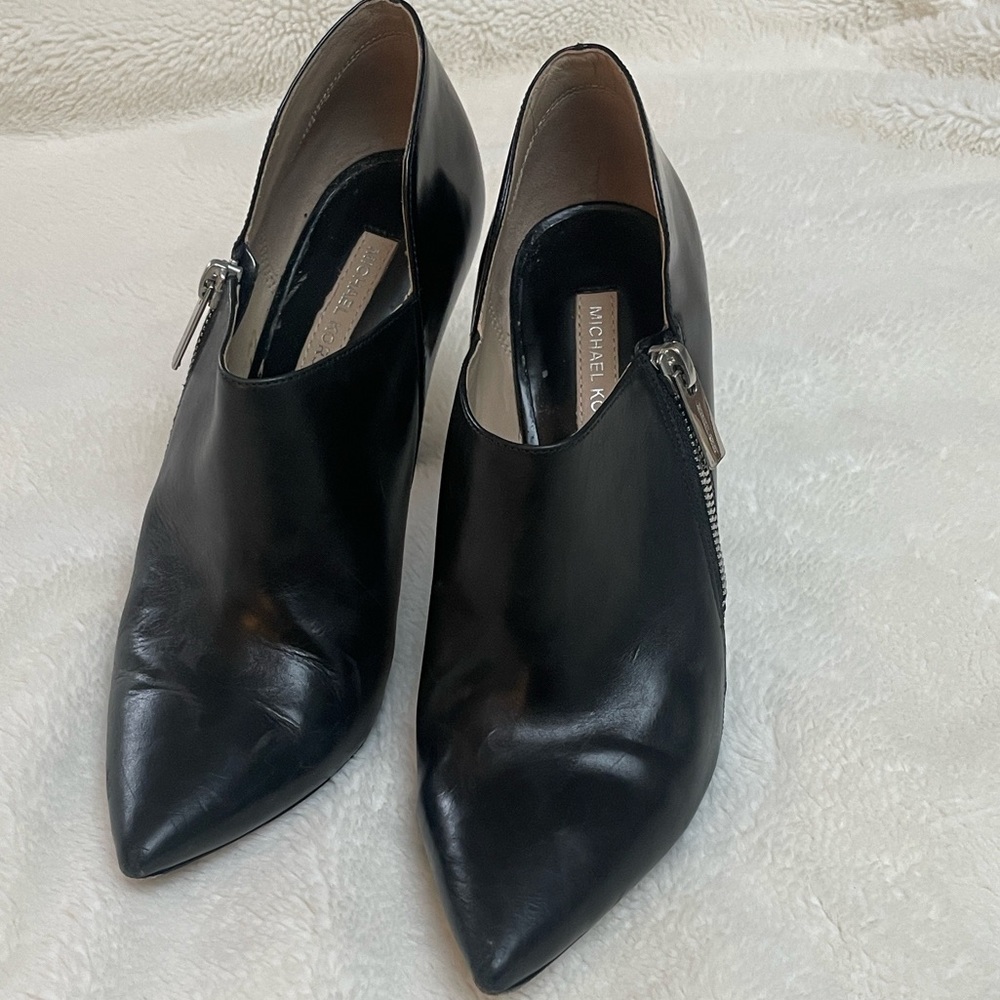 Vero Cuoio Black Ankle Booties